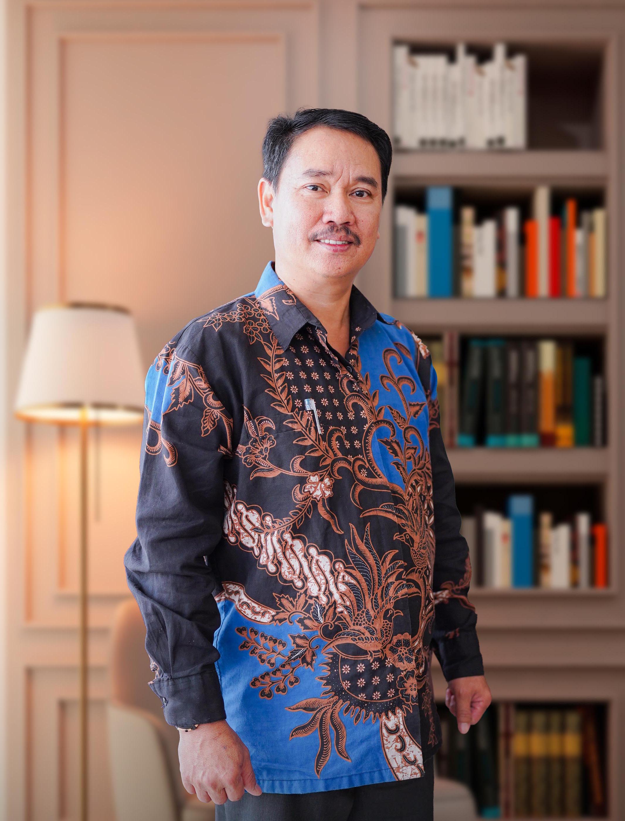 Rektor IAKN Toraja